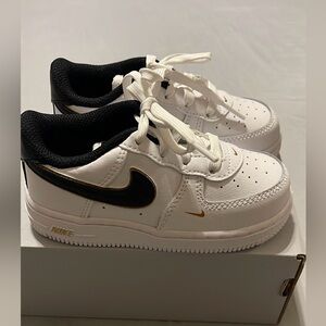 Unisex Force 1 size 8c